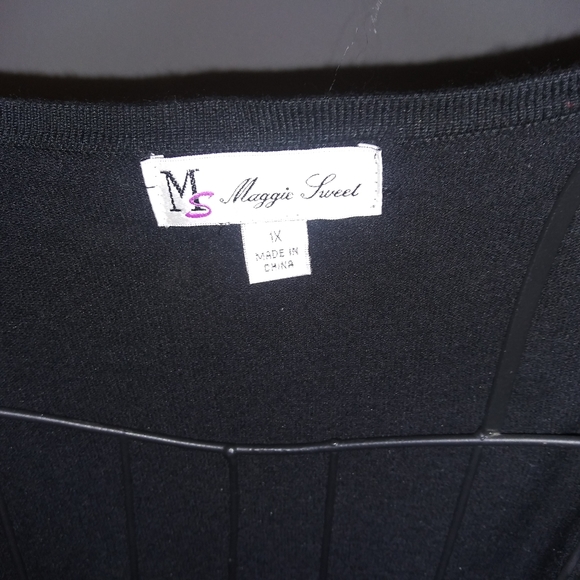 Beautiful shiny Black sweater - Picture 3 of 3